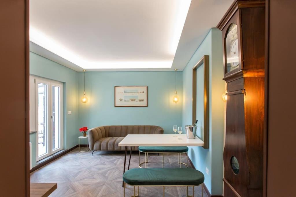 Frangipane 31 Monti Terrace