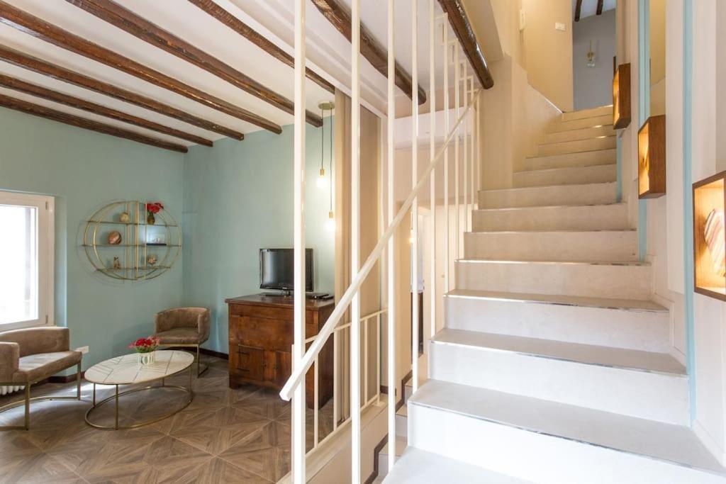Frangipane 31 Monti Terrace Apartment Rome