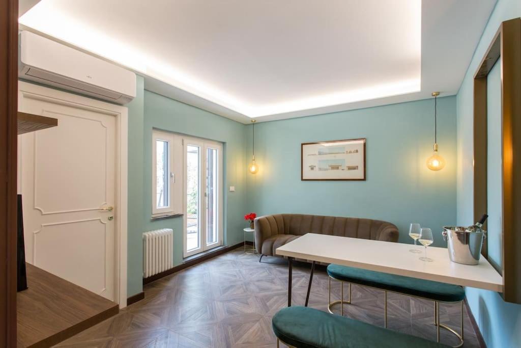 Frangipane 31 Monti Terrace Rome